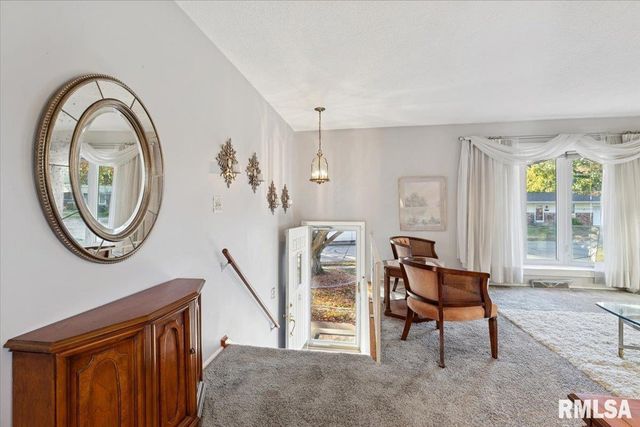 3315 FAIRHAVEN Road, Davenport, IA 52807