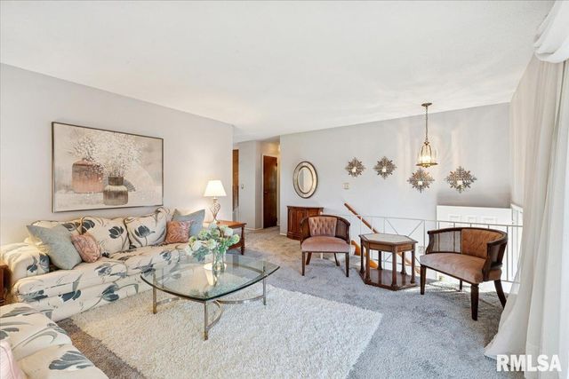 3315 FAIRHAVEN Road, Davenport, IA 52807