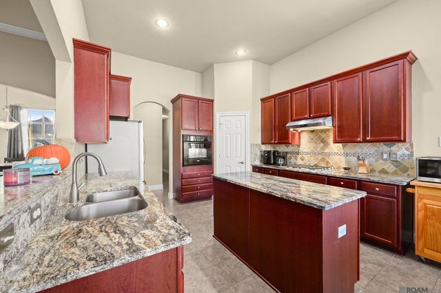 4179 Wilderness Run Dr, Zachary, LA 70791