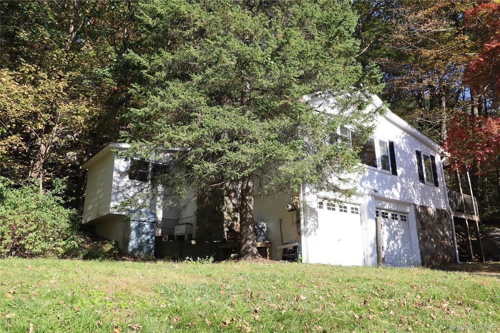 262 N Terry Hill Road, Carmel, NY 10512
