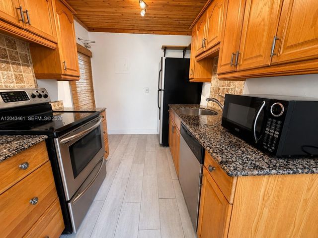 1670 Bay Rd 3D, Miami Beach, FL 33139
