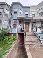 37 Arlington Ave, Jersey City, NJ 07305
