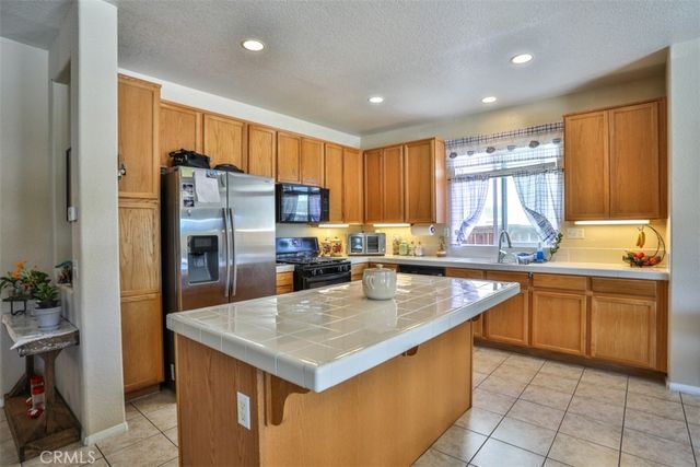 14751 Shetland Court, Victorville, CA 92394