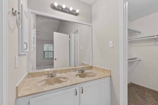 917 Richards Drive, Cedar Hill, TX 75104