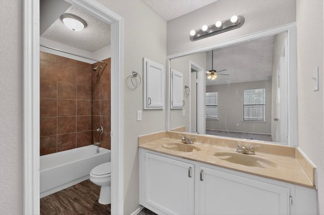 917 Richards Drive, Cedar Hill, TX 75104