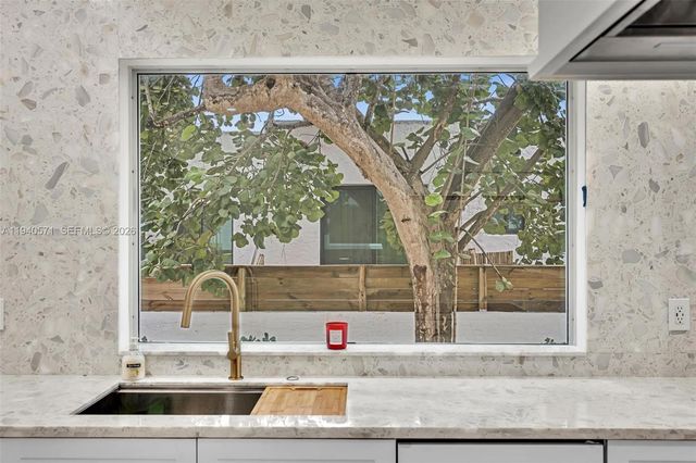 1636 SW 9th St, Miami, FL 33135