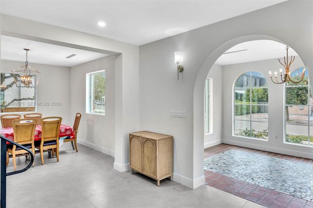 1636 SW 9th St, Miami, FL 33135