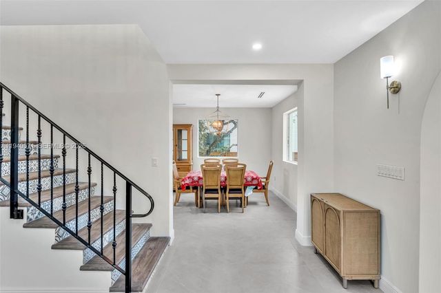 1636 SW 9th St, Miami, FL 33135