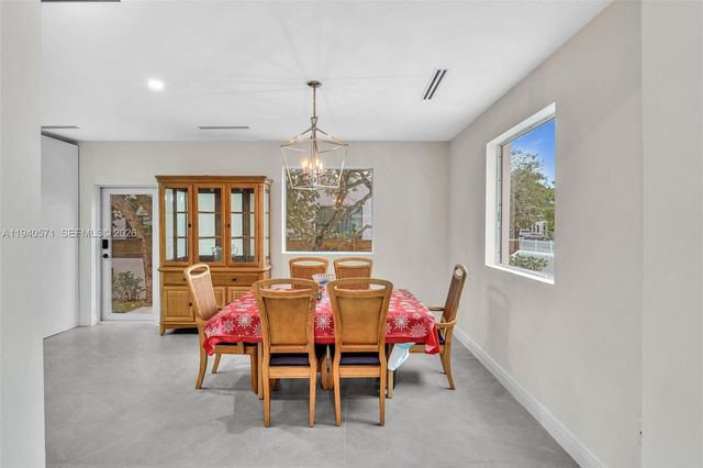 1636 SW 9th St, Miami, FL 33135