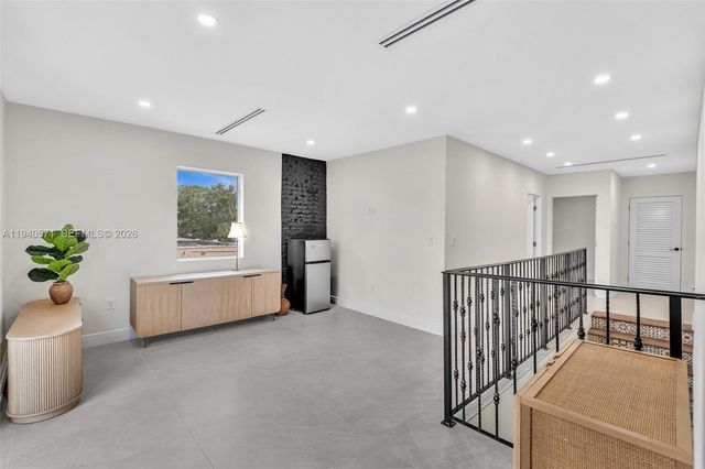 1636 SW 9th St, Miami, FL 33135