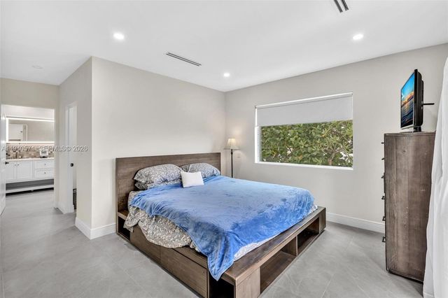 1636 SW 9th St, Miami, FL 33135