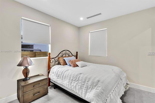 1636 SW 9th St, Miami, FL 33135