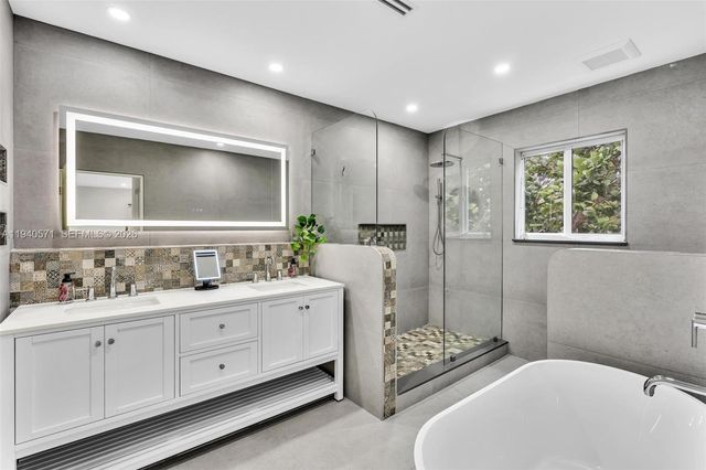 1636 SW 9th St, Miami, FL 33135