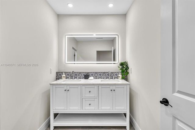 1636 SW 9th St, Miami, FL 33135