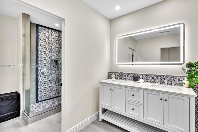 1636 SW 9th St, Miami, FL 33135