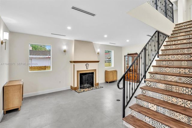 1636 SW 9th St, Miami, FL 33135