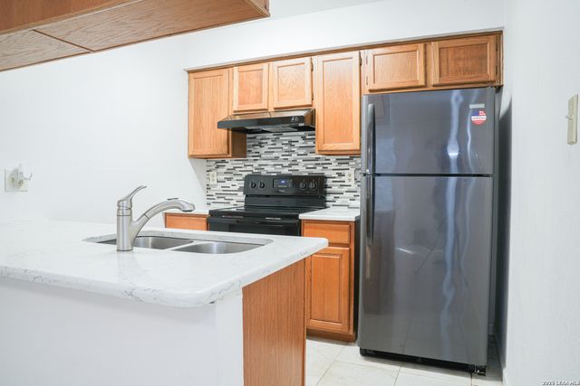 11610 Vance Jackson Rd Apt 987, San Antonio, TX 78230