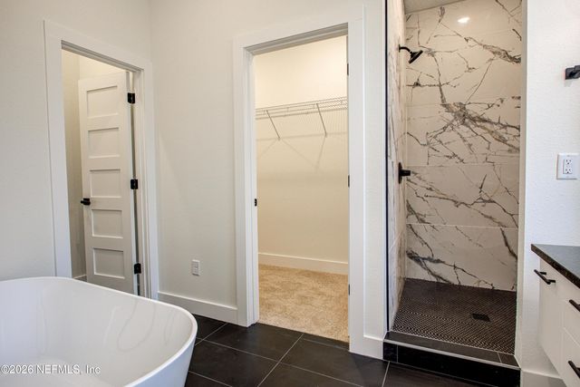 6620 GILLISLEE Drive W, Jacksonville, FL 32209