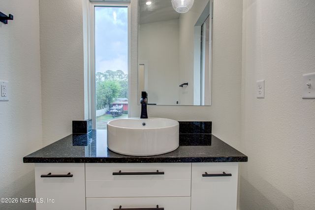 6620 GILLISLEE Drive W, Jacksonville, FL 32209