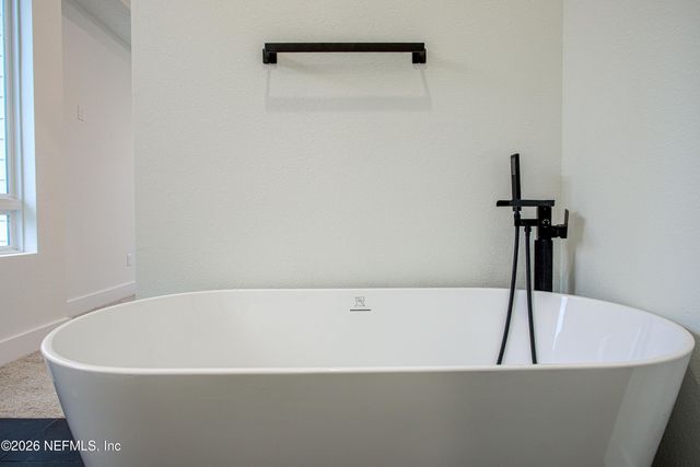 6620 GILLISLEE Drive W, Jacksonville, FL 32209