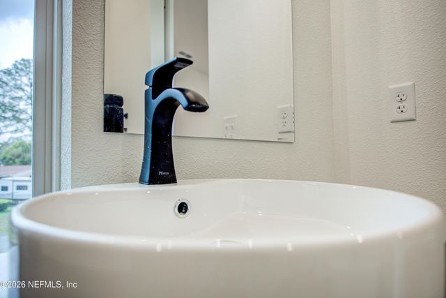 6620 GILLISLEE Drive W, Jacksonville, FL 32209