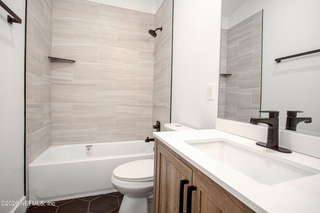 6620 GILLISLEE Drive W, Jacksonville, FL 32209