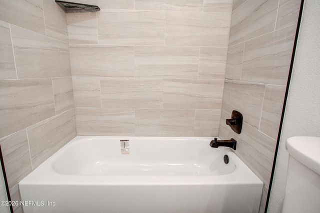 6620 GILLISLEE Drive W, Jacksonville, FL 32209