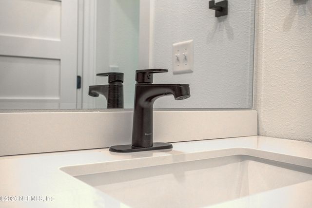 6620 GILLISLEE Drive W, Jacksonville, FL 32209