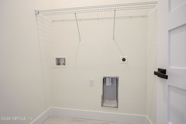 6620 GILLISLEE Drive W, Jacksonville, FL 32209