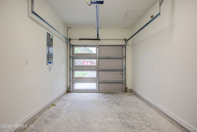 6620 GILLISLEE Drive W, Jacksonville, FL 32209