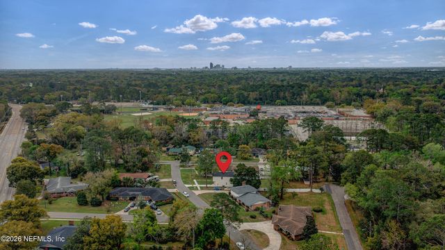 6620 GILLISLEE Drive W, Jacksonville, FL 32209