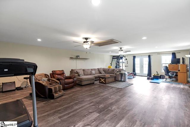 420 Earles Grove Road, Westminster, SC 29693