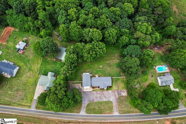 420 Earles Grove Road, Westminster, SC 29693