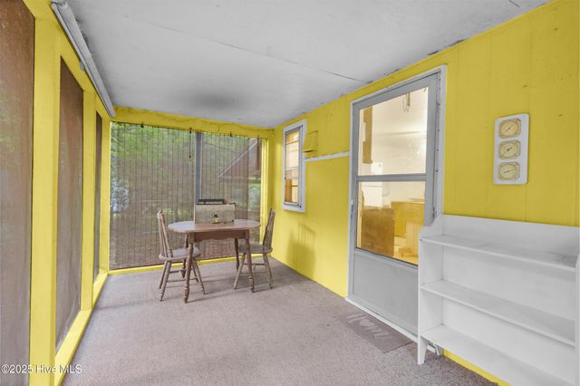 684 W Firetower Road, Swansboro, NC 28584