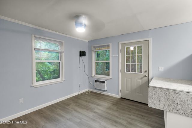 684 W Firetower Road, Swansboro, NC 28584