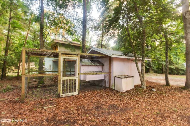 684 W Firetower Road, Swansboro, NC 28584