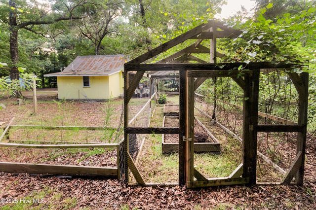 684 W Firetower Road, Swansboro, NC 28584