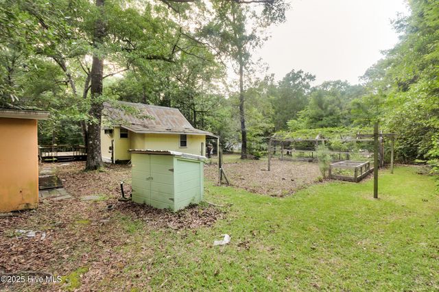 684 W Firetower Road, Swansboro, NC 28584