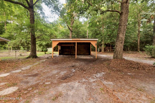 684 W Firetower Road, Swansboro, NC 28584