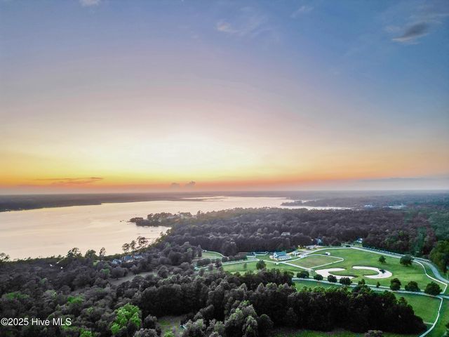 684 W Firetower Road, Swansboro, NC 28584