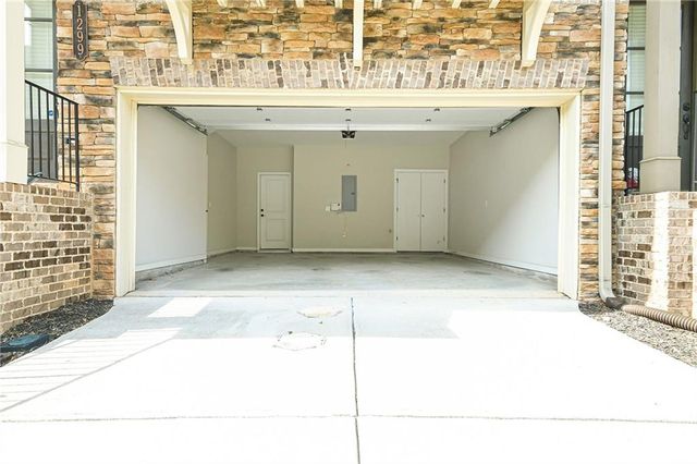 1299 Linden Court NE, Atlanta, GA 30329