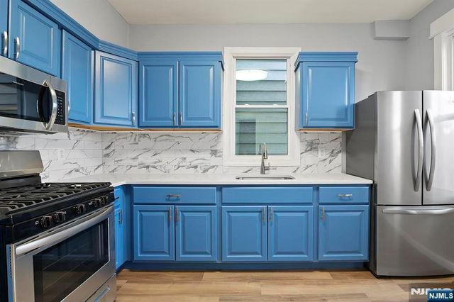 149 Wegman Parkway, Jersey City, NJ 07305