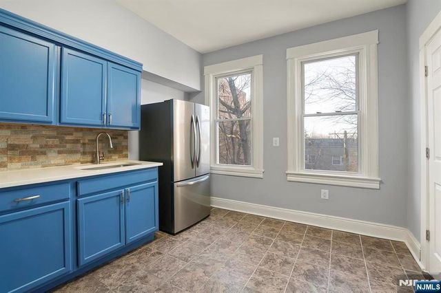 149 Wegman Parkway, Jersey City, NJ 07305