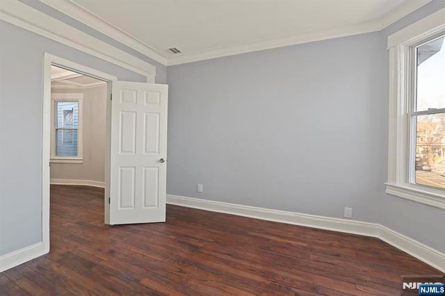 149 Wegman Parkway, Jersey City, NJ 07305
