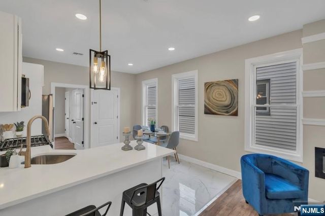 149 Wegman Parkway, Jersey City, NJ 07305