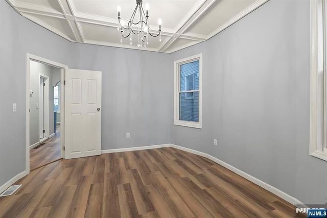 149 Wegman Parkway, Jersey City, NJ 07305