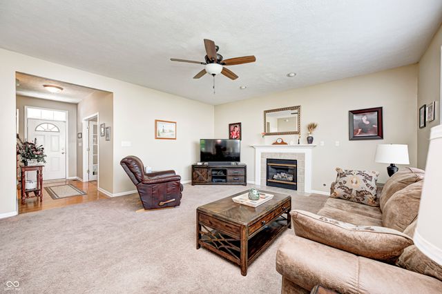 13068 Lamarque Place, Fishers, IN 46038