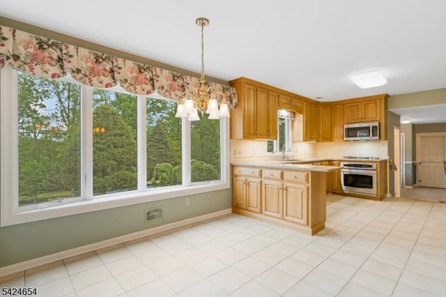 908 Sherwood Rd, Bridgewater Twp., NJ 08807
