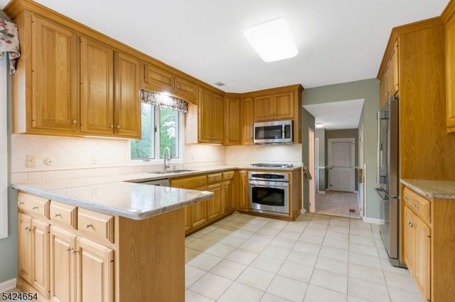 908 Sherwood Rd, Bridgewater Twp., NJ 08807