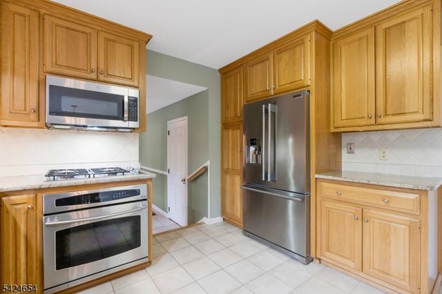 908 Sherwood Rd, Bridgewater Twp., NJ 08807